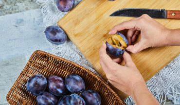 Cum să alegi și să păstrezi prunele proaspete